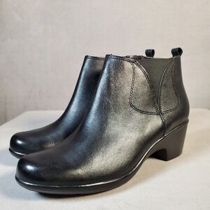 Clarks Ankle Boot Womens 9M Black Leather Malia Charter Comfort Classic Cozy NEW